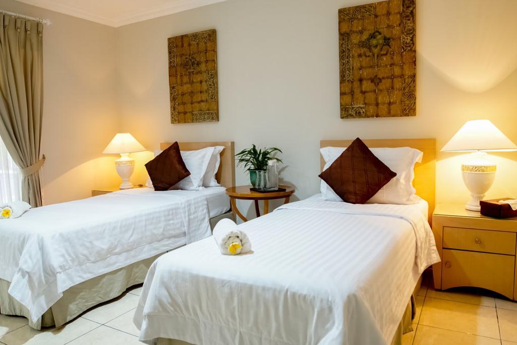 Topaz Guest House Jakarta Exterior photo